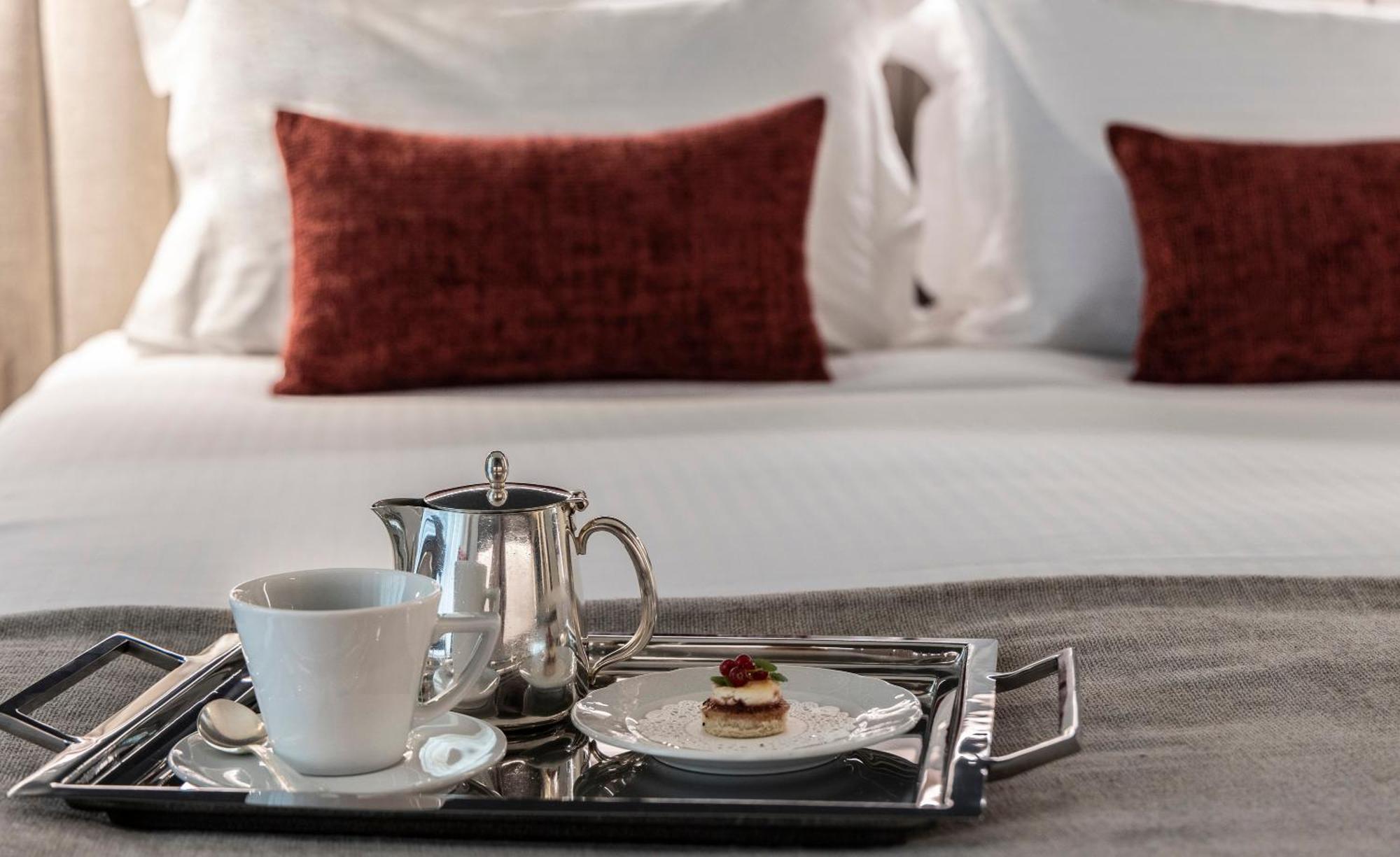 Готель Njv Athens Plaza Екстер'єр фото A tea tray
