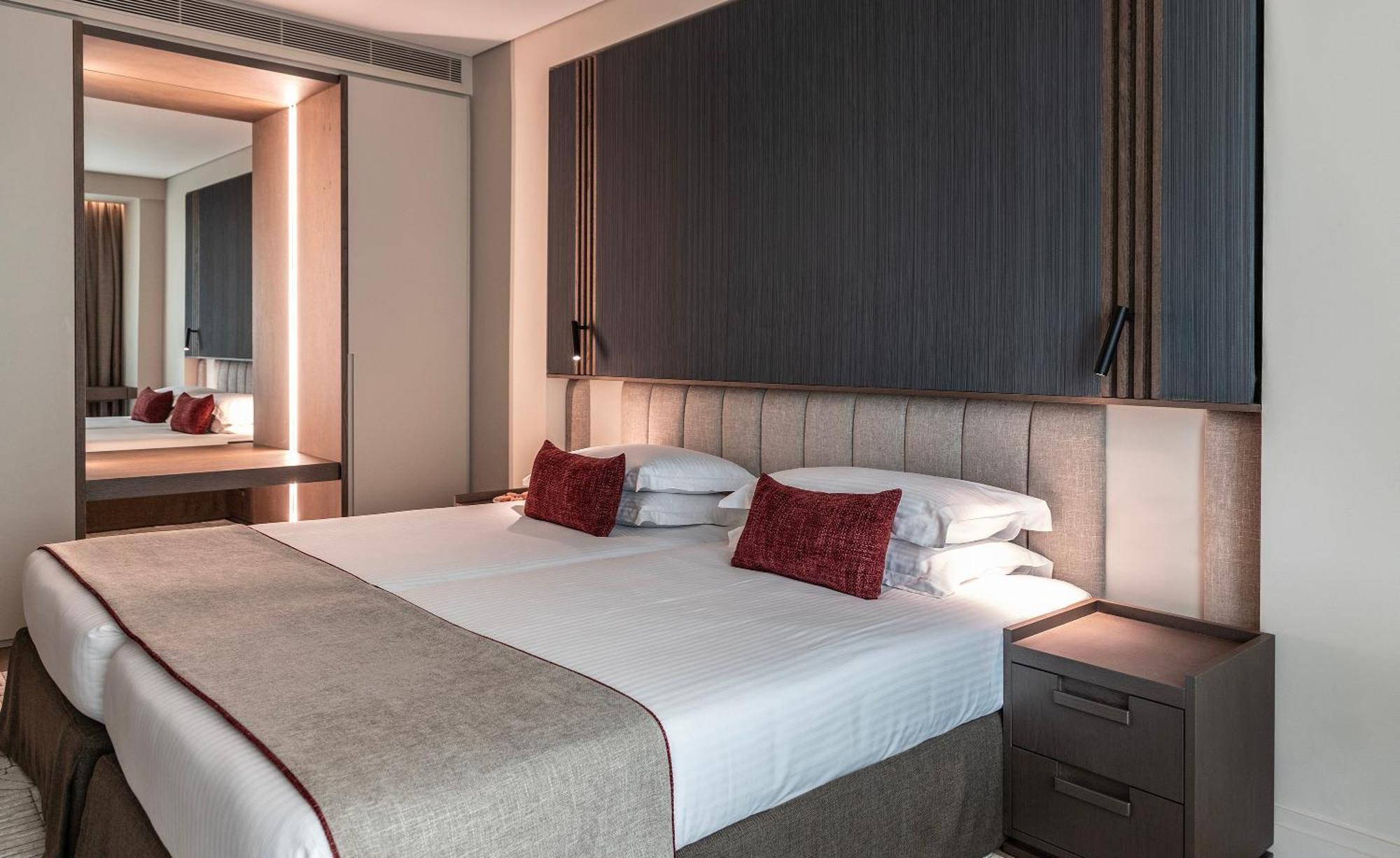 Готель Njv Athens Plaza Екстер'єр фото A bedroom at the hotel