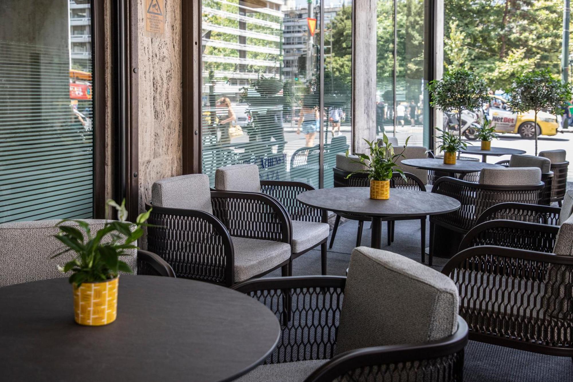 Готель Njv Athens Plaza Екстер'єр фото Interior of the restaurant