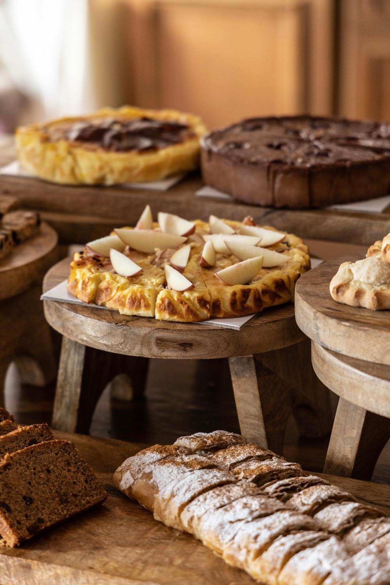 Готель Njv Athens Plaza Екстер'єр фото A coconut tart
